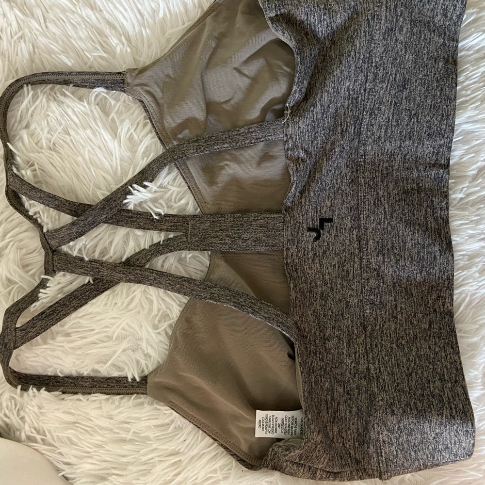 Sports bra size M